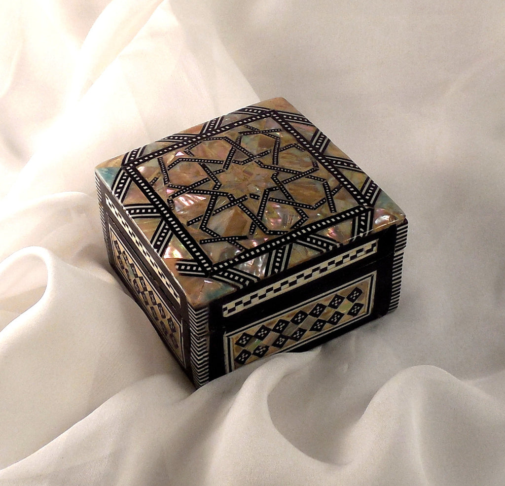 Arabian Nights II | Handmade Egyptian Mother of Pearl Jewelry Box