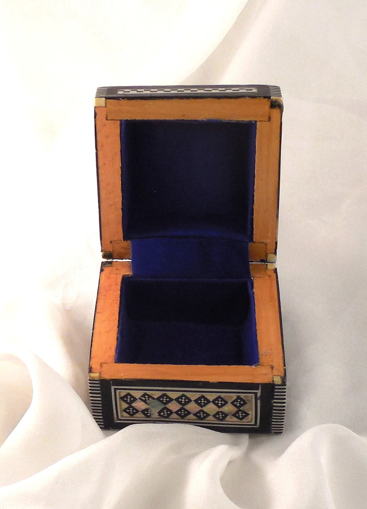 Arabian Nights II | Handmade Egyptian Mother of Pearl Jewelry Box