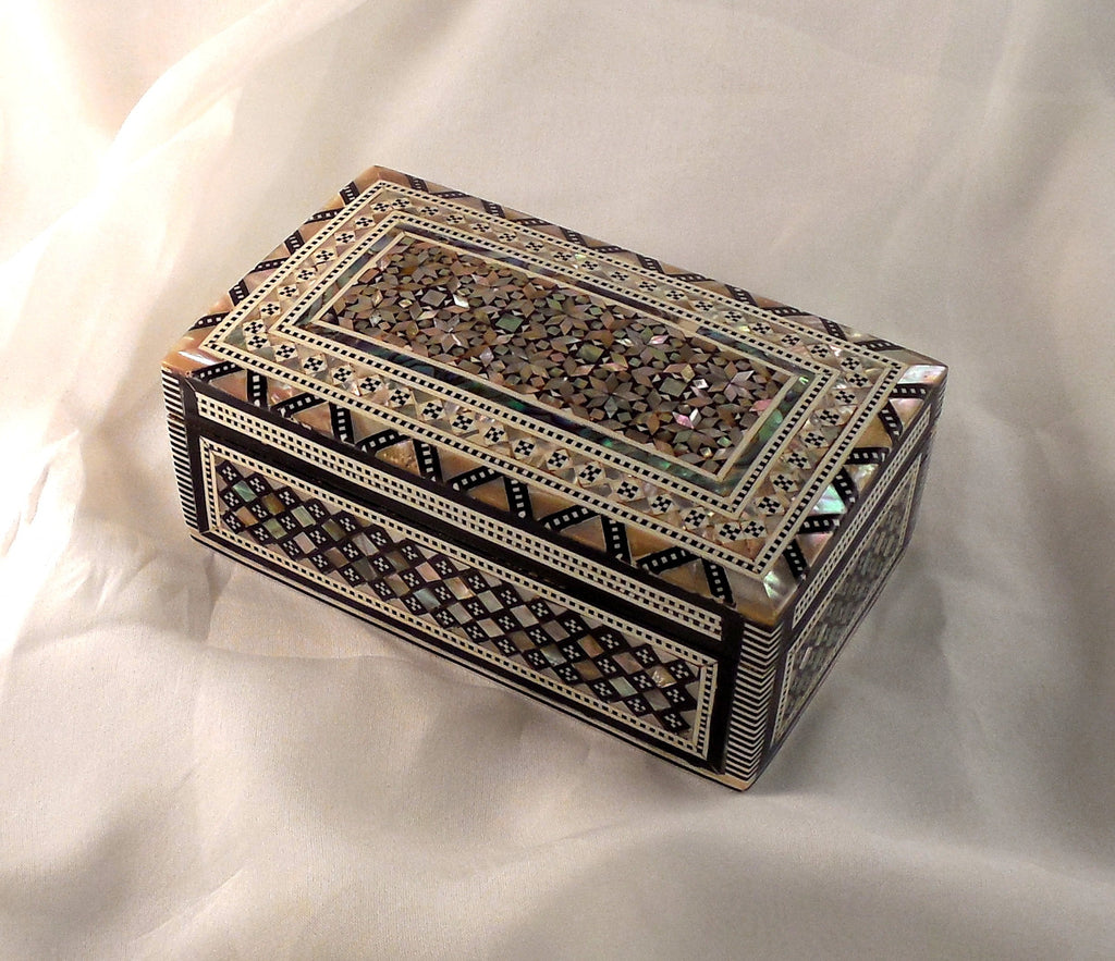 Sensational Granada | Handmade Egyptian Mother of Pearl Jewelry Box